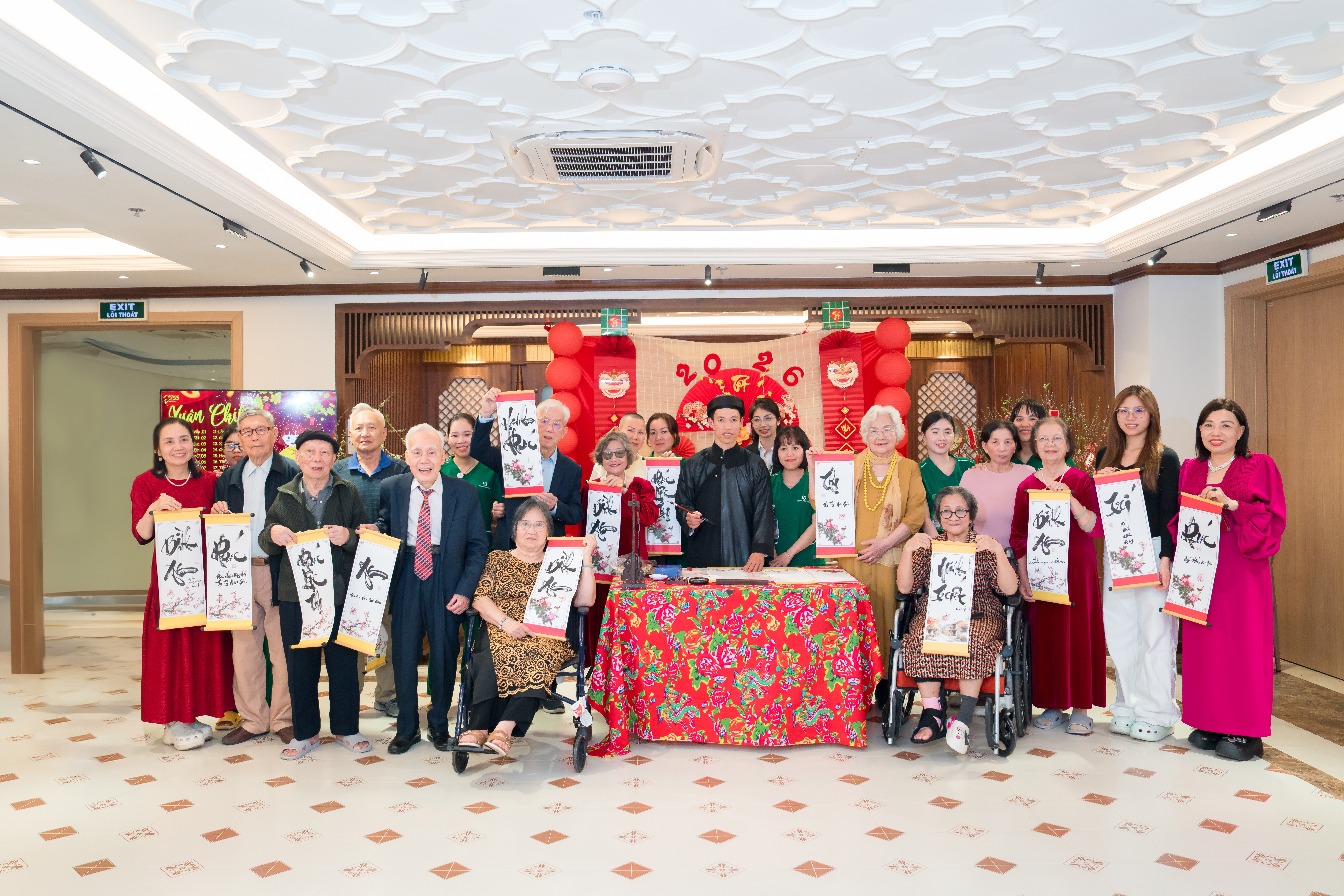 Người cao tuổi đón Tết tại Phương Đông Asahi 