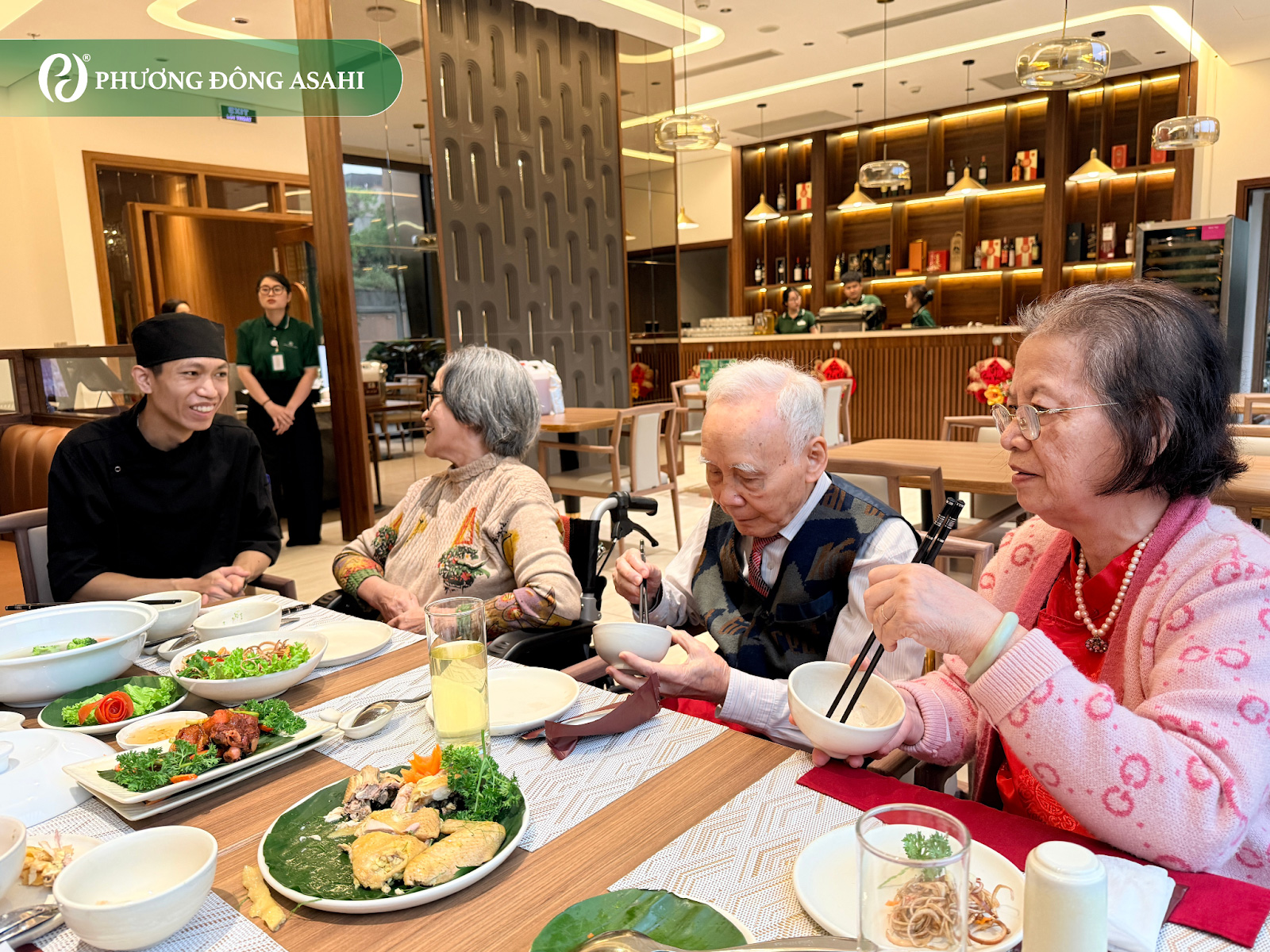 Phương Đông Asahi: Bữa Cơm Ấm Áp Bắt Đầu Từ Sự Lắng Nghe Tận Tâm