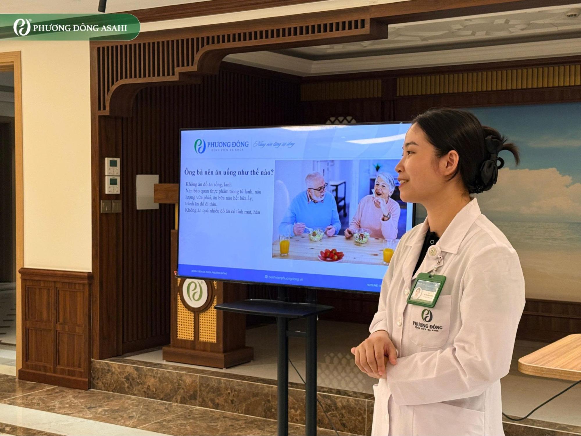 Bí quyết dưỡng sinh mùa hè: Buổi chia sẻ bổ ích từ Khoa Y học Cổ truyền